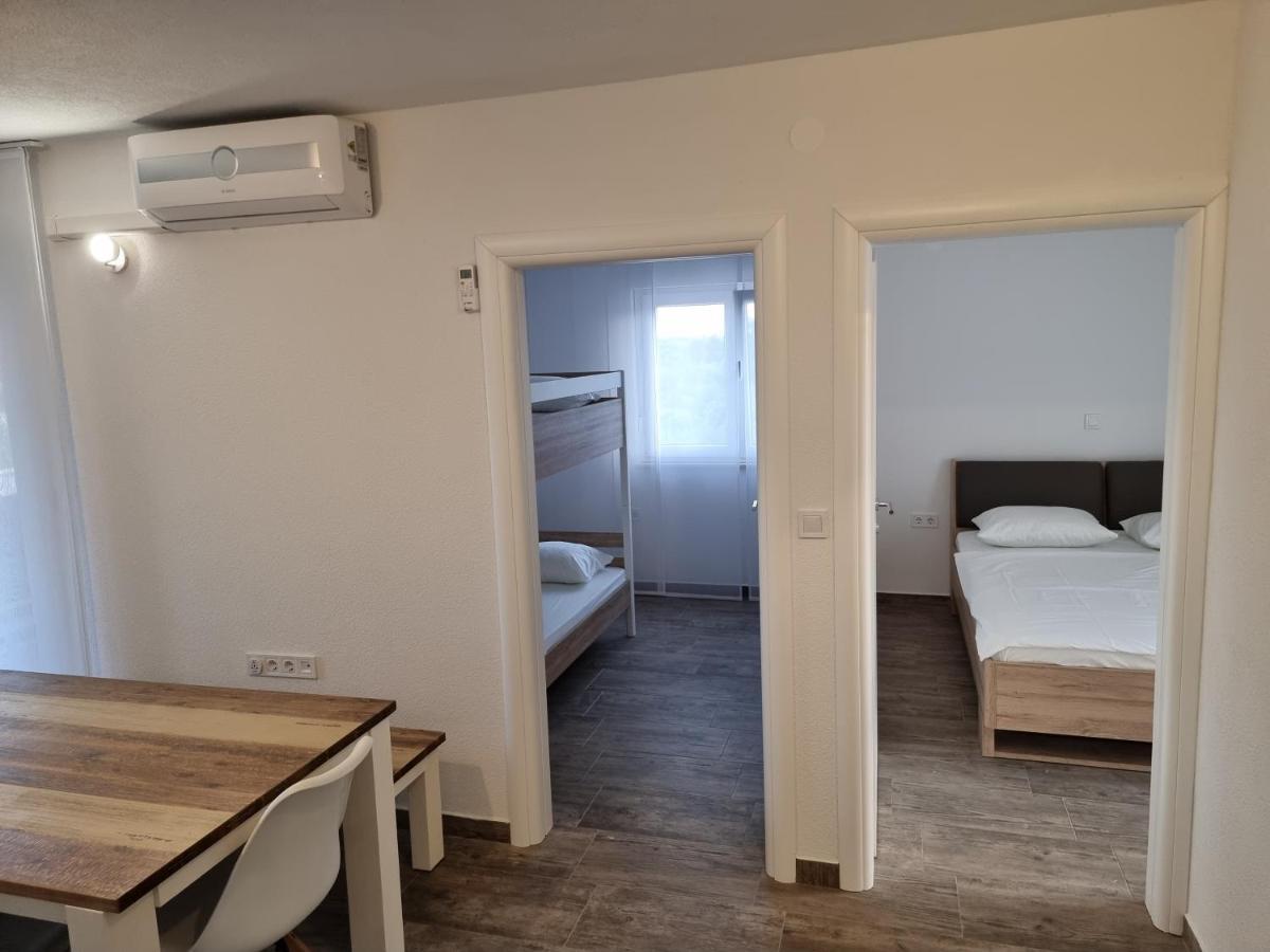 Aksa Residences Apartment Vir