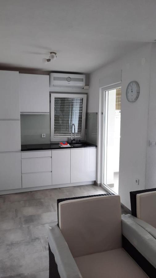 Aksa Residences * Vir