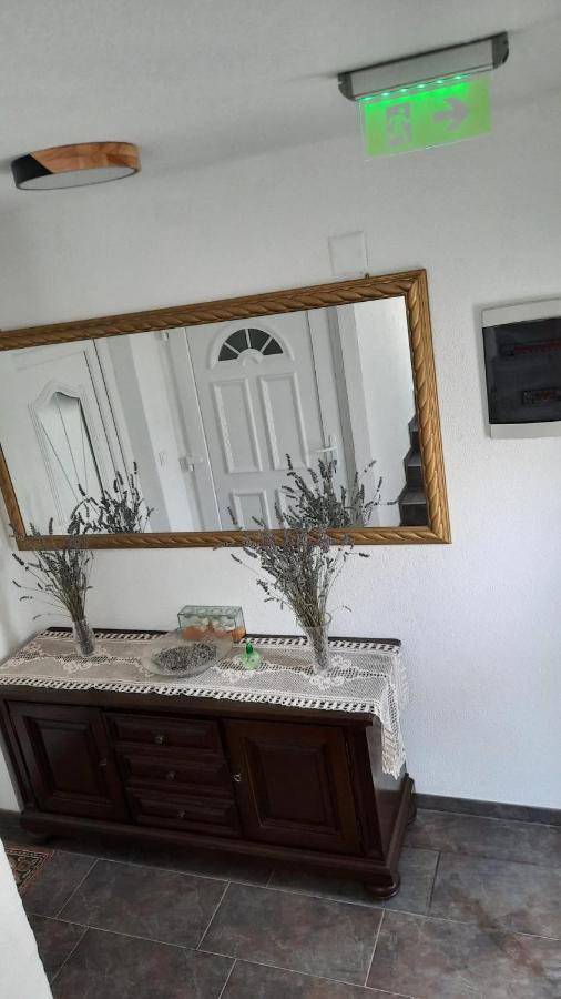 Apartment Aksa Residences Vir
