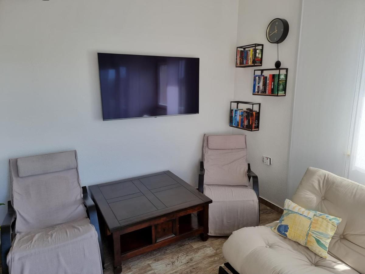 Aksa Residences Apartment Vir
