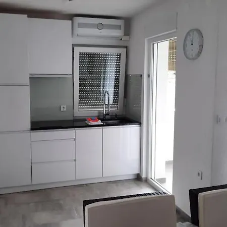 Aksa Residences Vir Zewnętrze zdjęcie