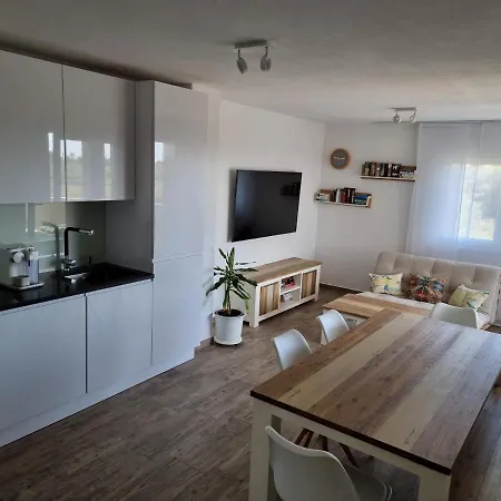 Aksa Residences Vir Zewnętrze zdjęcie